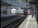 Berner Oberland 2004 (VHS-Archiv) - Am 25.05.2004 sind die BLS Re 4/4 noch planmig im Fernverkehrseinsatz. In Bern hat ein solches Exemplar einen EuroCity abgeholt um ihn nach Interlaken zu bringen. Interessant sind die zwei Schlieren-Wagen an der Spitze sowie der deutsche Speisewagen. Zugbildungen die es so heute nicht mehr gibt! Leider ist mir die Zugnummer nicht mehr bekannt. Vermutlich ein EC der Relation Amsterdam-Interlaken.